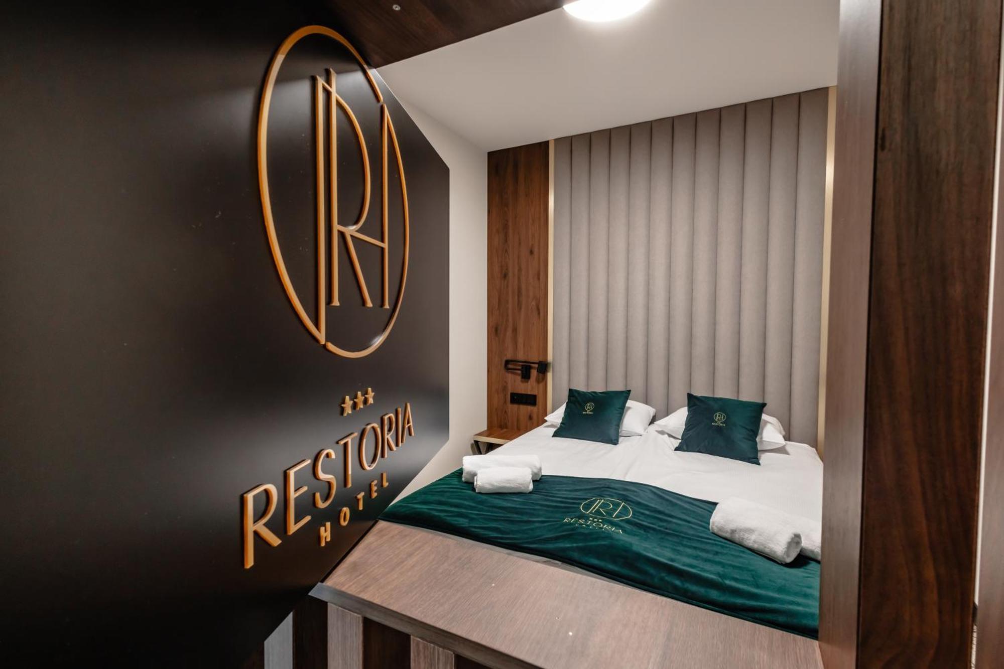 Restoria Hotel*** Radzyn Podlaski Exterior foto